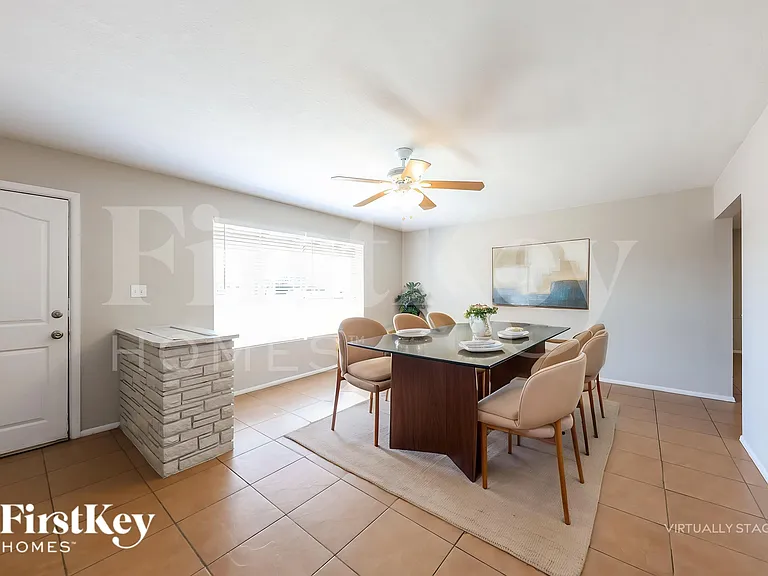5702 N 19th Dr — Photo 6
