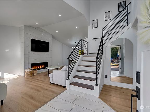 4th image of 18021 Ambleside Court