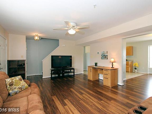 4th image of 305 Stull Ct