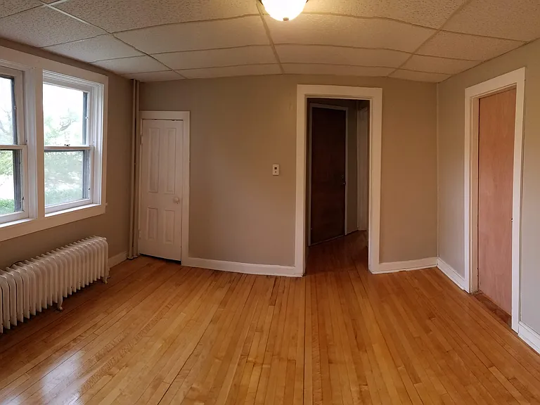 231 E 5th St #1 — Photo 8