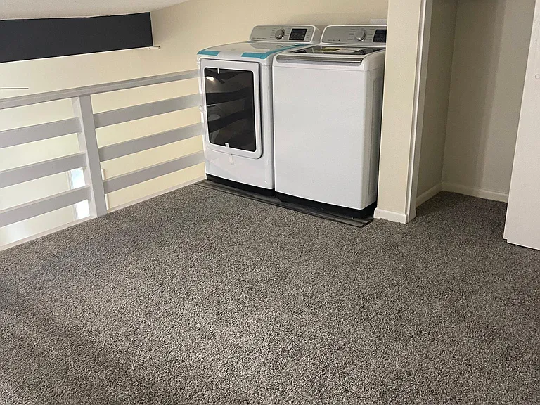 32 W Washington St #8 — Photo 4