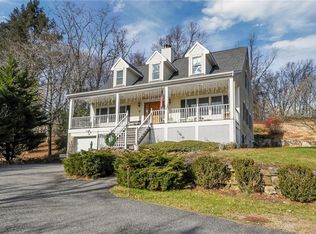 26 Crescent Ter, Bedford Hills, NY 10507