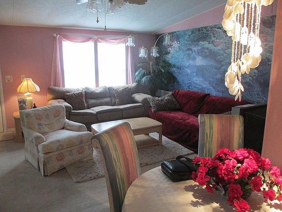 4th image of 101 W Sugarloaf Ln