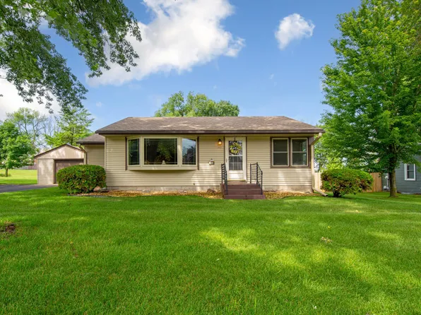 142 22nd Ave SW, Faribault, MN 55021