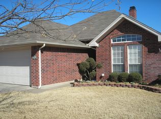 409 Horseshoe Ln, Burkburnett, TX 76354