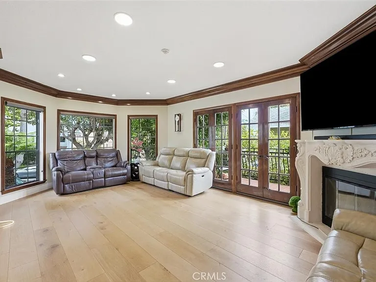 227 S Irena Ave — Photo 9
