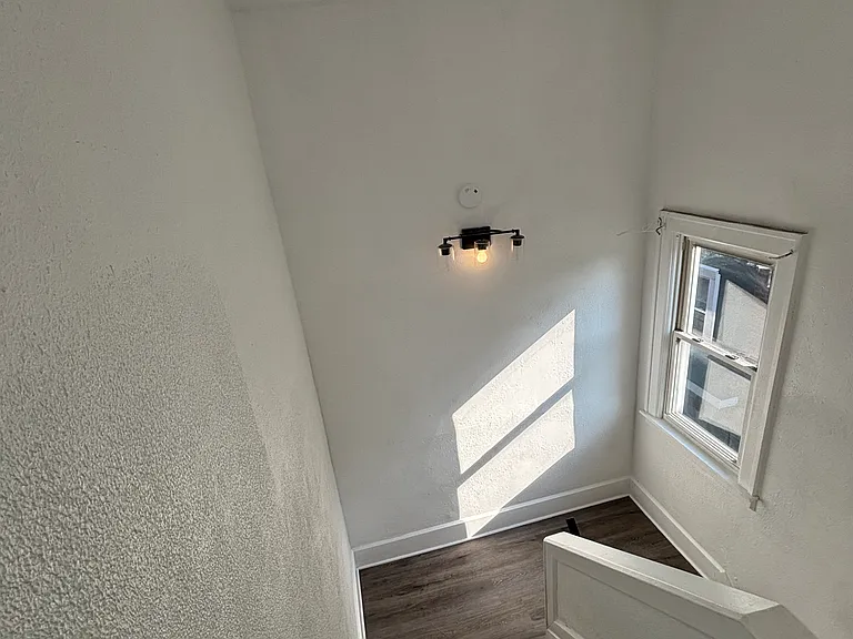 4353 Seebaldt St — Photo 32