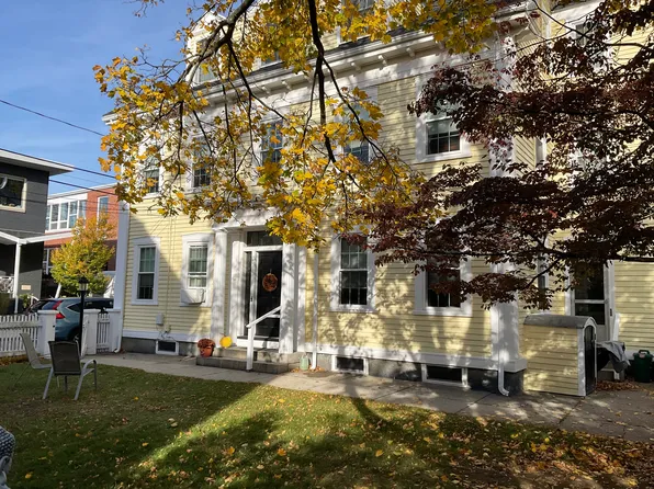 8 Howard St #1, Salem, MA 01970