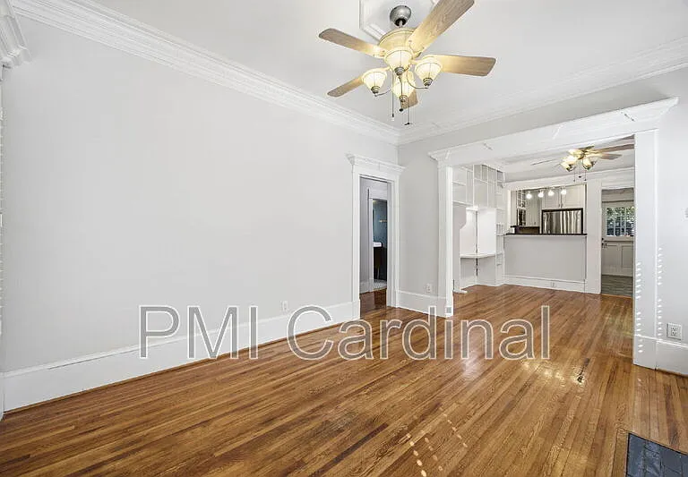 523 N Pine St — Photo 8