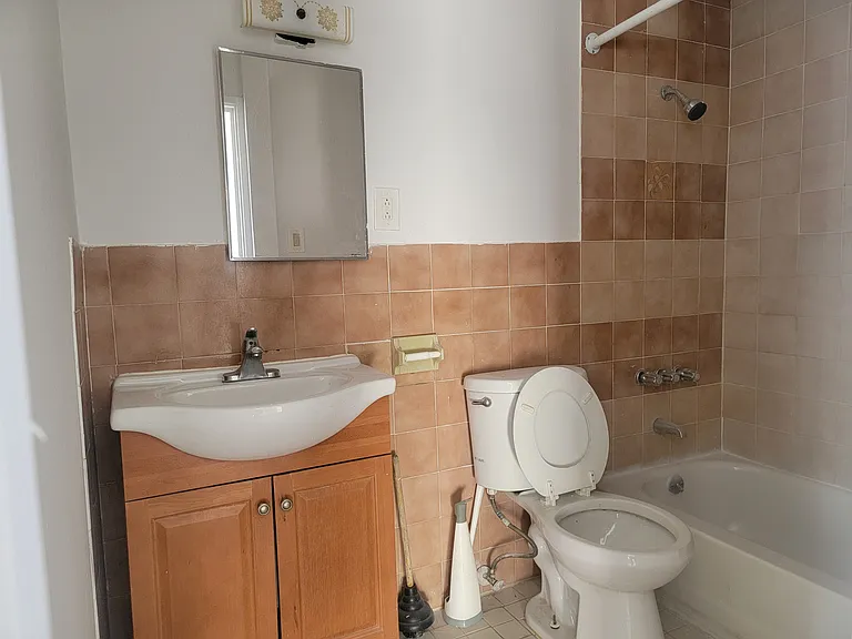 140 Beach 60th St #1-R — Photo 8