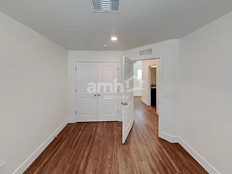 21522 S 231st St — Photo 14