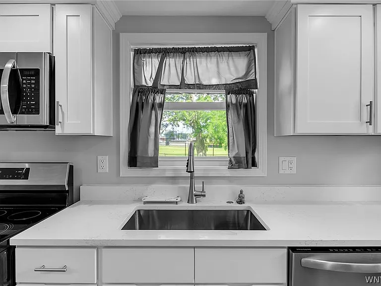 4563 Union Rd #RIGHT SIDE — Photo 6