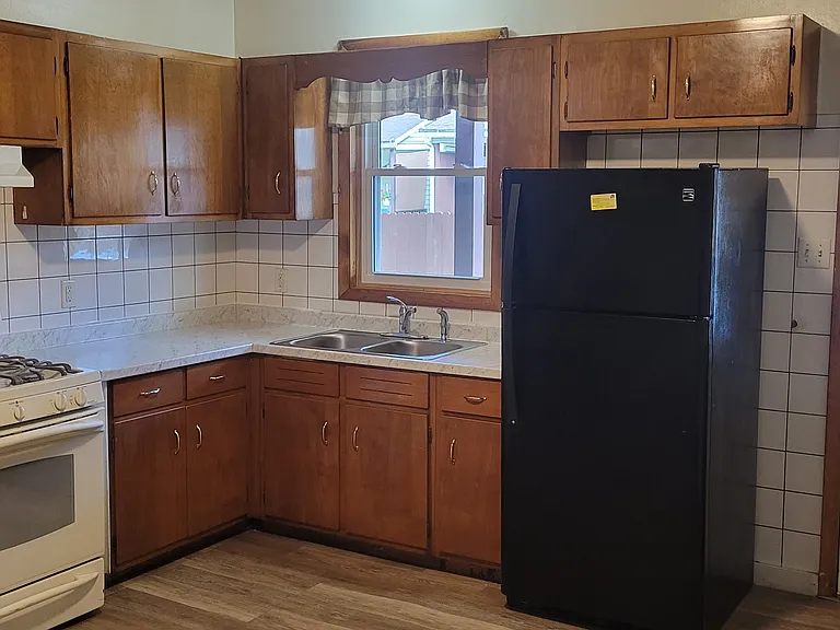 204 Maple Ave — Photo 4