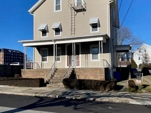 606 Prospect St, Fall River, MA 02720