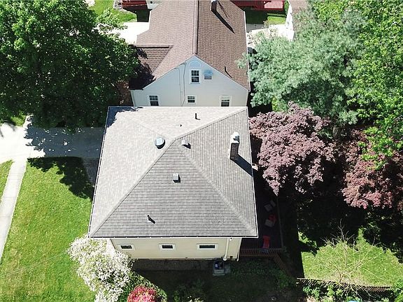 2nd image of 2268 10th St