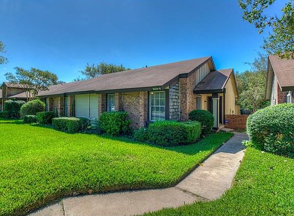 3rd image of 1509 W Braker Ln #B