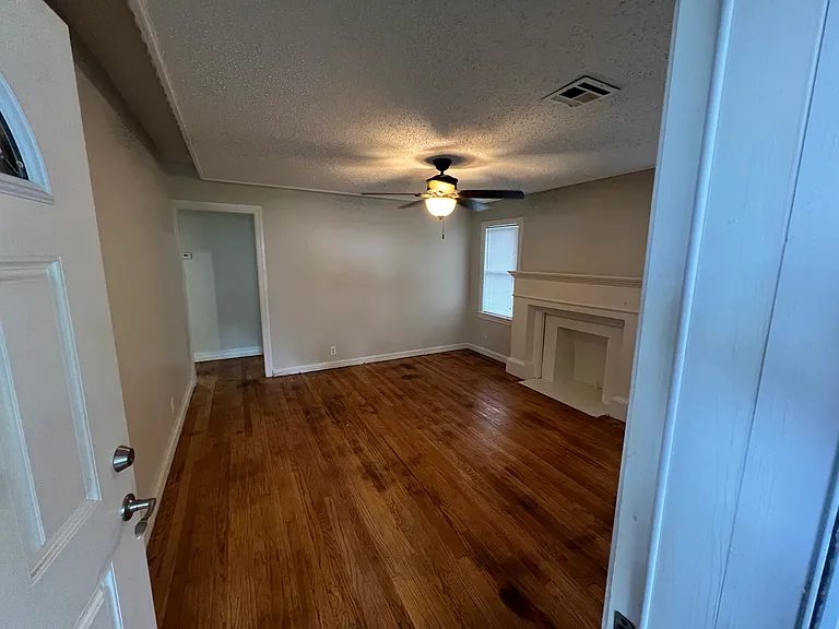 615 S Zunis Ave — Photo 3