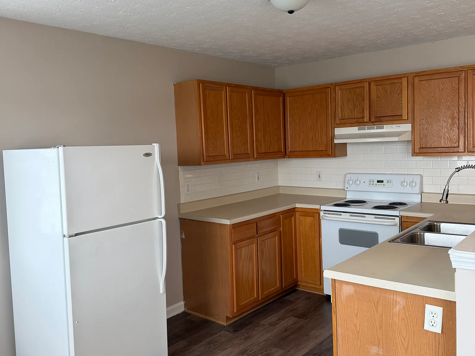 2 bed, 900 sqft, $1,050 — Photo 4
