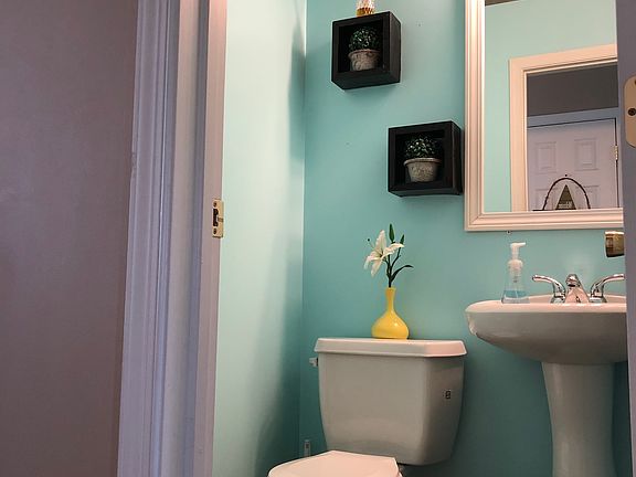 Powder room main floor 