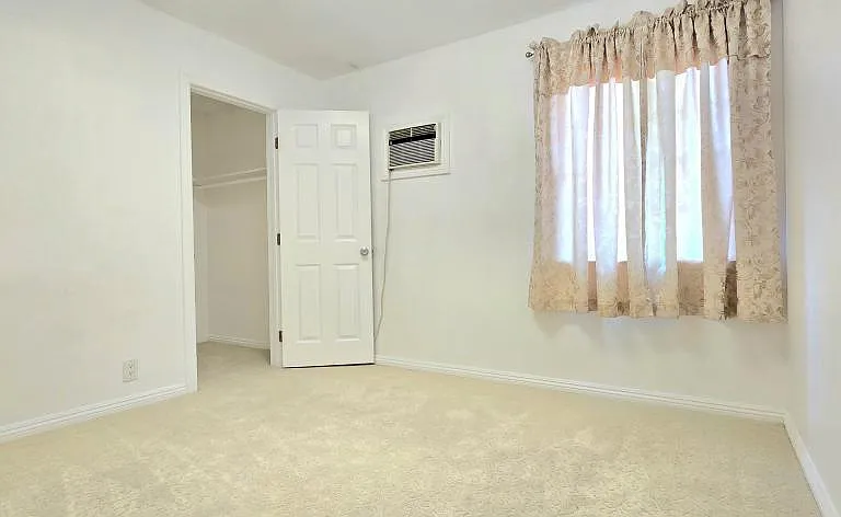 9222 De Adalena St — Photo 10