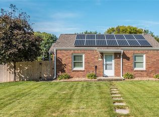 1000 65th St, Windsor Heights, IA 50324