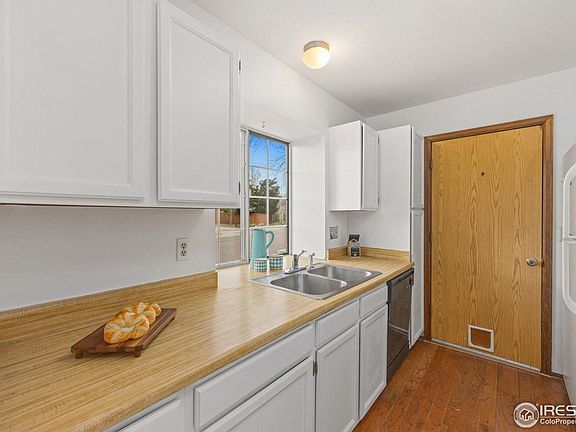 3rd image of 306 Sandler Dr