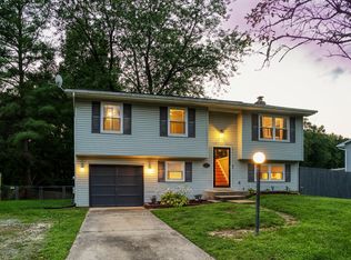 722 University Dr, Waldorf, MD 20602