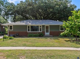 341 Orcutt Ave E, Lincoln, NE 68504