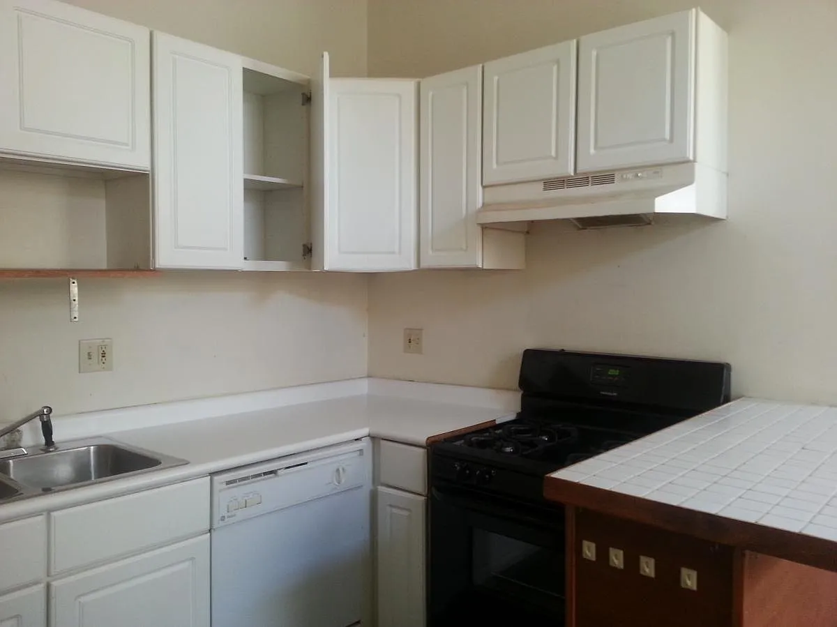 2 bed, $1,400 — Photo 3