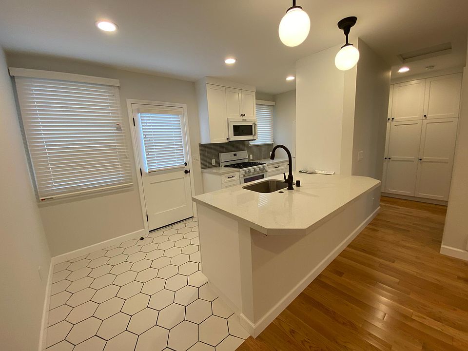 1st image of 2224 Cabrillo Ave APT B