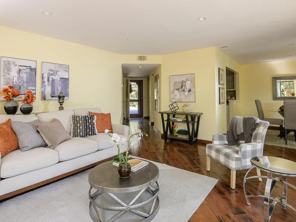 137 Peter Coutts Cir, Stanford, CA 94305