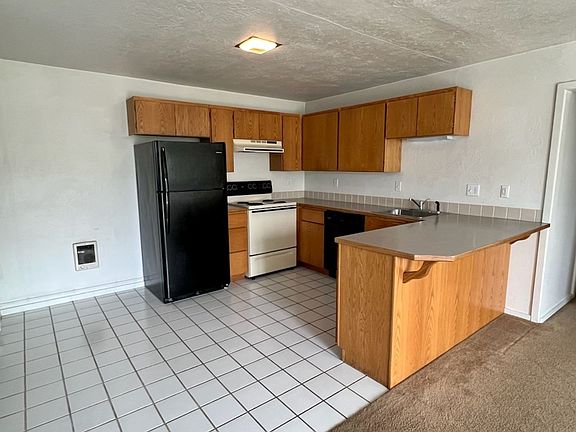 3rd image of 130 11th St NE #3