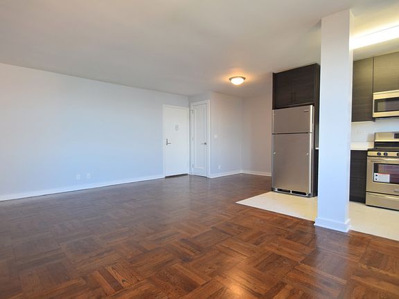 Harbor House - Living Room - H43-05F