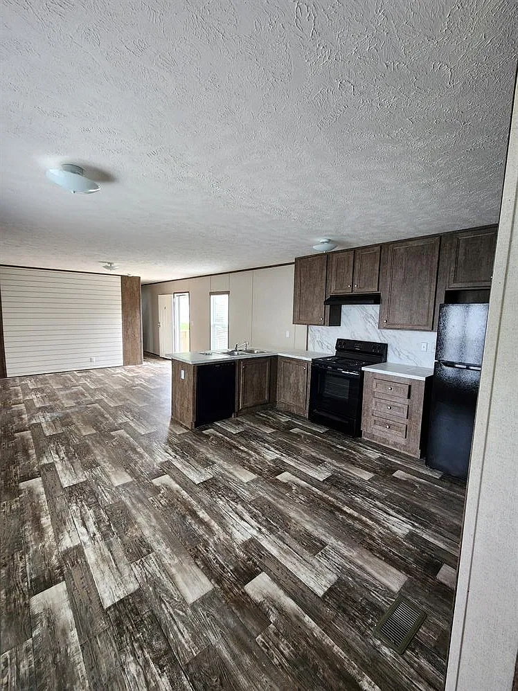 3 bed, 1280 sqft, $1,099 — Photo 3
