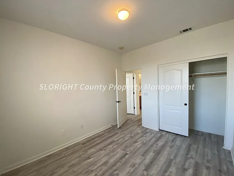 1654 Belmont Ct — Photo 10