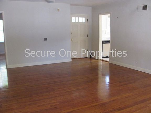 4th image of 4503 Bakman Ave