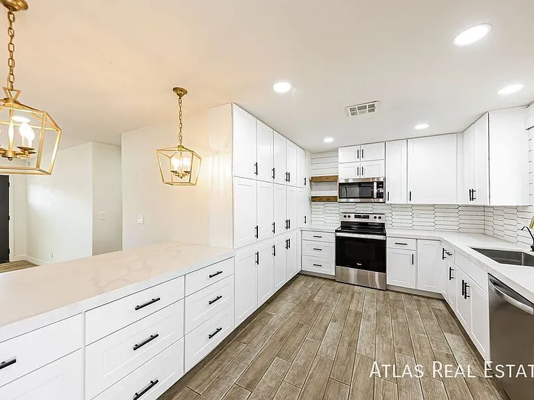 14820 N 36th Pl — Photo 9