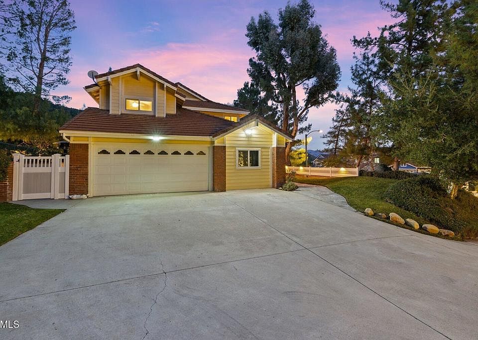 1st image of 28780 Greenwood Pl