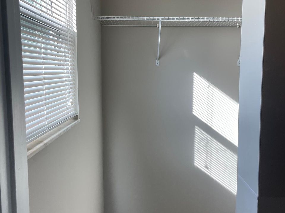 1st image of 1415 Ulmus St