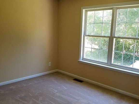 5th image of 7104 Pullen Dr