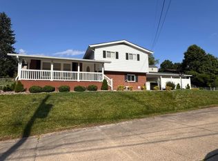 148 Larkspur Dr, Huntington, WV 25705