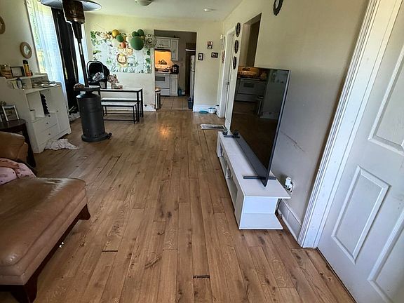 3rd image of 618 N 11th Street