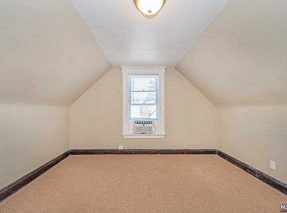 3rd image of 76 Montague Pl #3