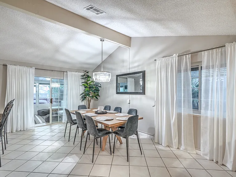 3445 Toquima Cir — Photo 35