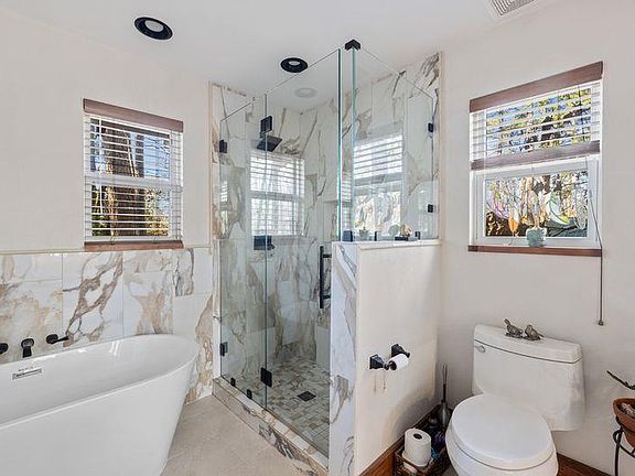 3rd image of 663 Chinook Rd