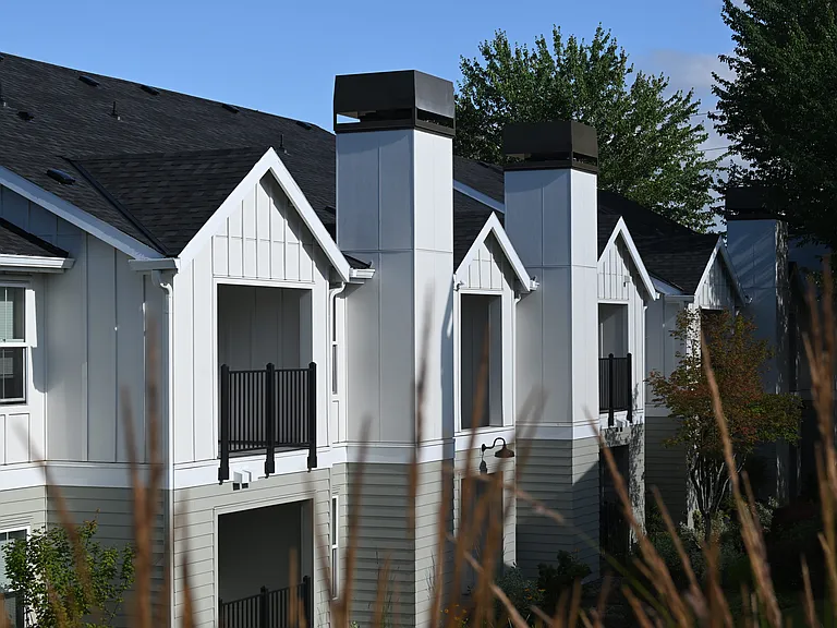 Emerald Place Apartments — Photo 30
