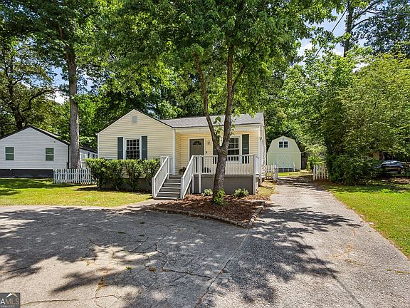 2nd image of 2293 Belmont Cir SE