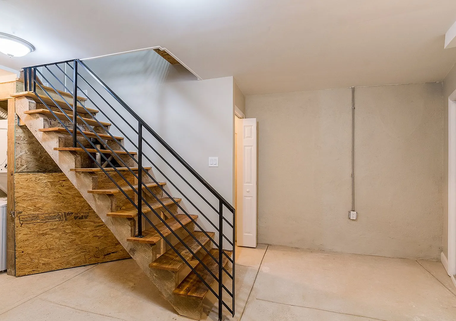 1126 E Passyunk Ave — Photo 4