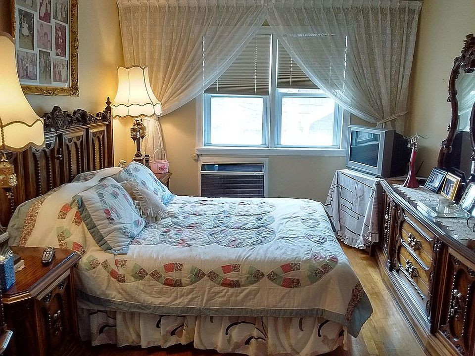 1st image of 2708 Avenue