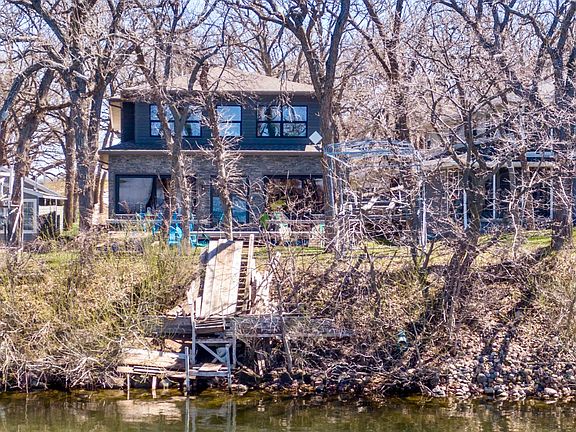 2nd image of 5403 Lake Shore Dr